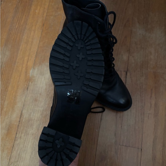 Dolce Vita Norma Black Lace-Up Ankle Booties - Picture 6 of 6